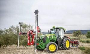 John Deere introduces the new 5ML Series narrow-gauge tractors.